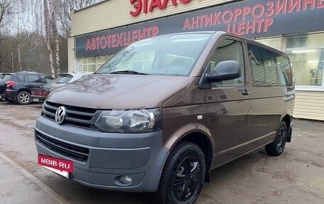 Volkswagen Caravelle T5, 2012 год, 1 795 000 рублей, 2 фотография