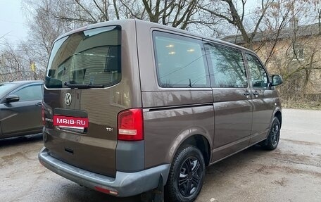 Volkswagen Caravelle T5, 2012 год, 1 795 000 рублей, 6 фотография
