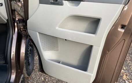 Volkswagen Caravelle T5, 2012 год, 1 795 000 рублей, 19 фотография