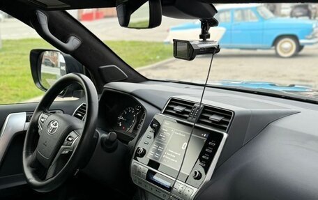 Toyota Land Cruiser Prado 150 рестайлинг 2, 2022 год, 7 500 000 рублей, 7 фотография