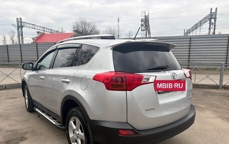 Toyota RAV4, 2014 год, 1 850 000 рублей, 12 фотография