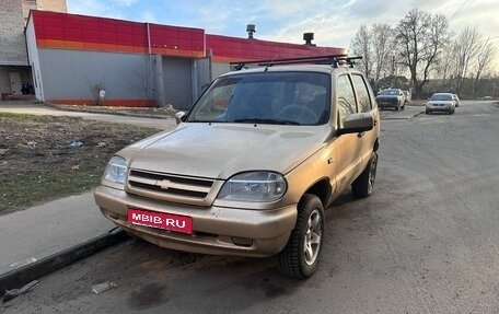 Chevrolet Niva I рестайлинг, 2004 год, 290 000 рублей, 1 фотография