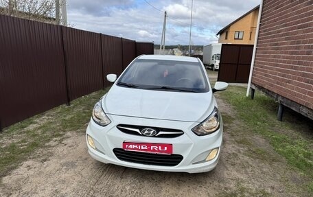 Hyundai Solaris II рестайлинг, 2012 год, 690 000 рублей, 1 фотография