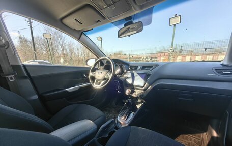 KIA Rio III рестайлинг, 2015 год, 989 000 рублей, 9 фотография