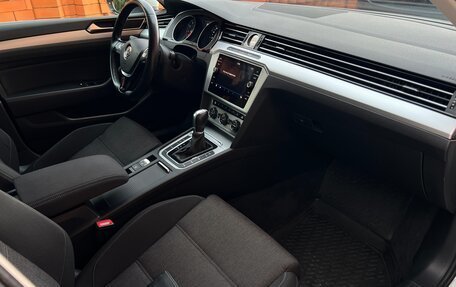 Volkswagen Passat B8 рестайлинг, 2018 год, 2 200 000 рублей, 16 фотография