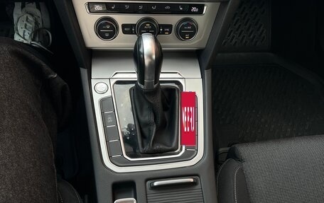 Volkswagen Passat B8 рестайлинг, 2018 год, 2 200 000 рублей, 24 фотография