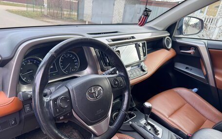 Toyota RAV4, 2018 год, 2 750 000 рублей, 11 фотография