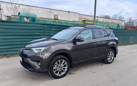 Toyota RAV4, 2018 год, 2 750 000 рублей, 8 фотография