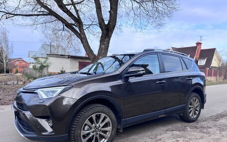 Toyota RAV4, 2018 год, 2 750 000 рублей, 5 фотография
