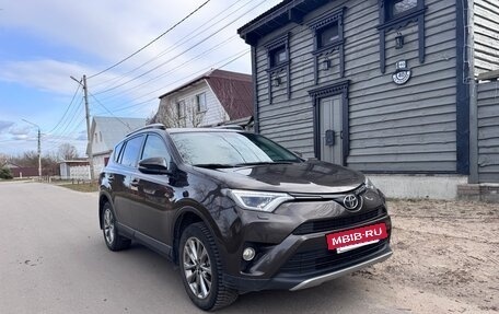 Toyota RAV4, 2018 год, 2 750 000 рублей, 9 фотография