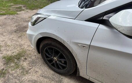 Hyundai Solaris II рестайлинг, 2012 год, 690 000 рублей, 3 фотография