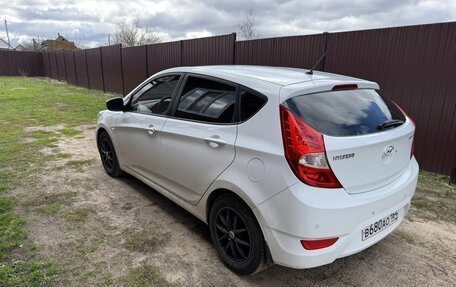 Hyundai Solaris II рестайлинг, 2012 год, 690 000 рублей, 4 фотография