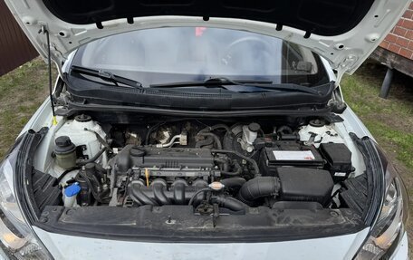 Hyundai Solaris II рестайлинг, 2012 год, 690 000 рублей, 10 фотография