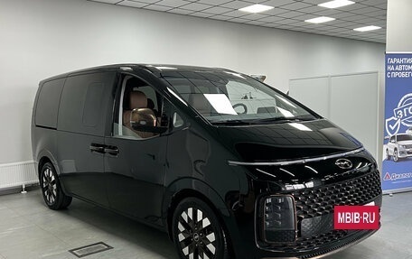 Hyundai Staria, 2023 год, 6 090 000 рублей, 2 фотография