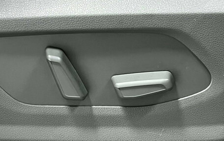 Hyundai Staria, 2023 год, 6 090 000 рублей, 24 фотография