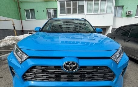 Toyota RAV4, 2019 год, 3 499 000 рублей, 1 фотография