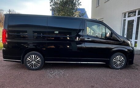 Toyota HiAce H300, 2021 год, 8 350 000 рублей, 3 фотография