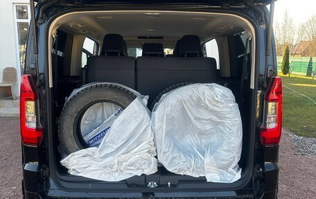 Toyota HiAce H300, 2021 год, 8 350 000 рублей, 13 фотография