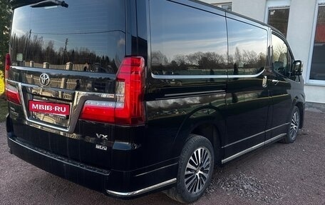 Toyota HiAce H300, 2021 год, 8 350 000 рублей, 4 фотография