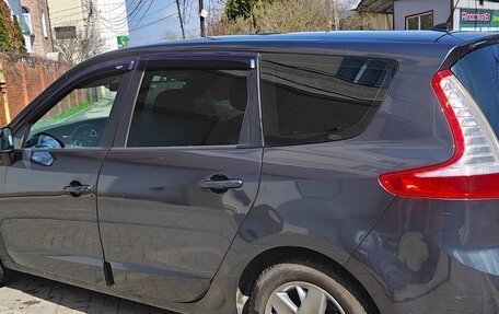 Renault Scenic III, 2011 год, 700 000 рублей, 12 фотография