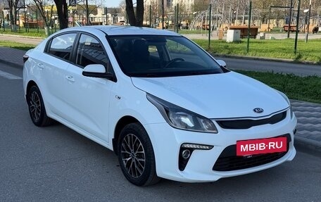 KIA Rio IV, 2017 год, 1 100 000 рублей, 2 фотография