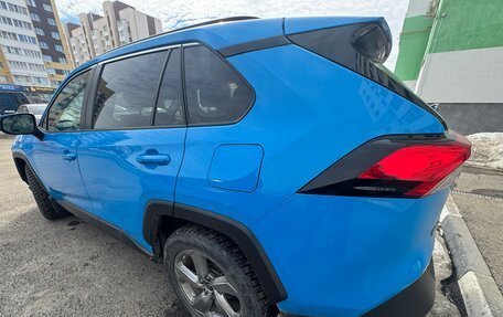 Toyota RAV4, 2019 год, 3 499 000 рублей, 6 фотография