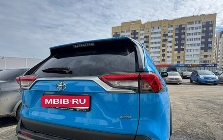 Toyota RAV4, 2019 год, 3 499 000 рублей, 10 фотография