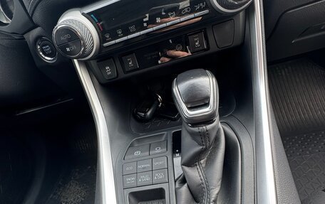 Toyota RAV4, 2019 год, 3 499 000 рублей, 25 фотография