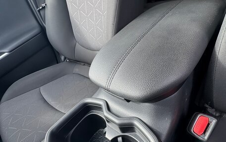 Toyota RAV4, 2019 год, 3 499 000 рублей, 30 фотография