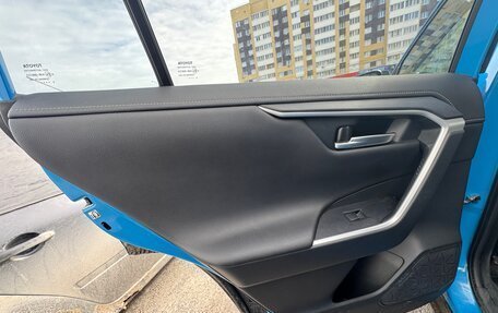 Toyota RAV4, 2019 год, 3 499 000 рублей, 38 фотография