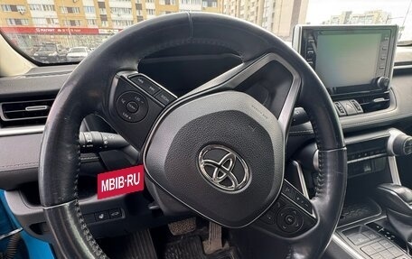 Toyota RAV4, 2019 год, 3 499 000 рублей, 28 фотография