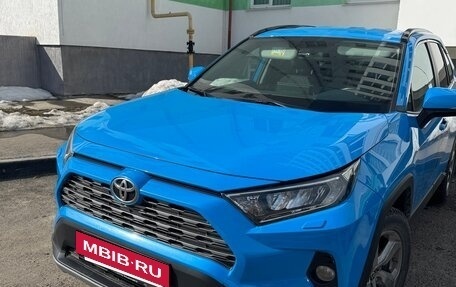 Toyota RAV4, 2019 год, 3 499 000 рублей, 40 фотография