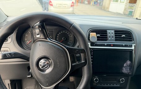 Volkswagen Polo VI (EU Market), 2015 год, 800 000 рублей, 9 фотография