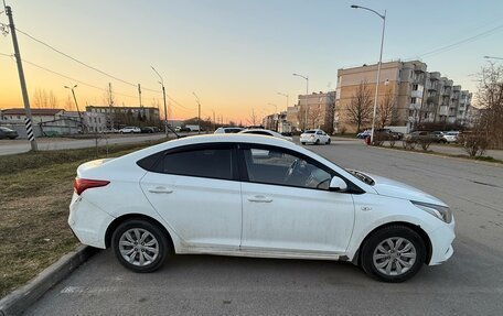 Hyundai Solaris II рестайлинг, 2019 год, 4 фотография