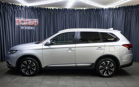 Mitsubishi Outlander III рестайлинг 3, 2018 год, 2 198 000 рублей, 8 фотография