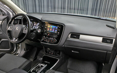 Mitsubishi Outlander III рестайлинг 3, 2018 год, 2 198 000 рублей, 11 фотография