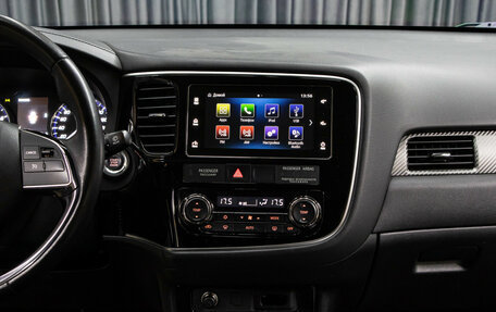 Mitsubishi Outlander III рестайлинг 3, 2018 год, 2 198 000 рублей, 15 фотография