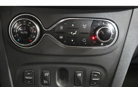 Renault Logan II, 2016 год, 735 000 рублей, 12 фотография