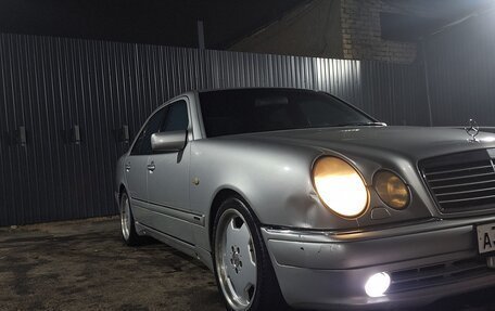 Mercedes-Benz E-Класс, 1998 год, 645 000 рублей, 5 фотография