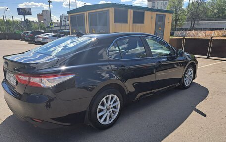 Toyota Camry, 2021 год, 2 400 000 рублей, 4 фотография