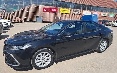 Toyota Camry, 2021 год, 2 400 000 рублей, 2 фотография