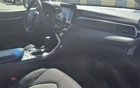 Toyota Camry, 2021 год, 2 400 000 рублей, 13 фотография