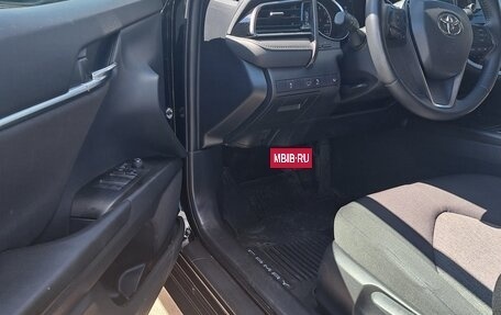 Toyota Camry, 2021 год, 2 400 000 рублей, 11 фотография