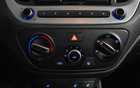 Hyundai Solaris II рестайлинг, 2018 год, 1 100 000 рублей, 16 фотография