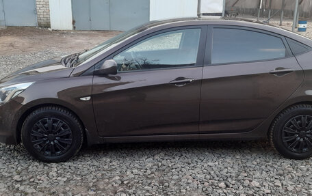 Hyundai Solaris II рестайлинг, 2016 год, 900 000 рублей, 3 фотография