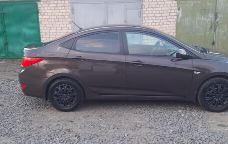 Hyundai Solaris II рестайлинг, 2016 год, 900 000 рублей, 2 фотография