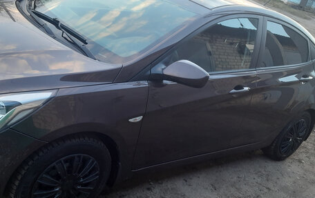 Hyundai Solaris II рестайлинг, 2016 год, 900 000 рублей, 5 фотография