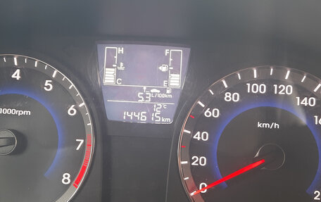 Hyundai Solaris II рестайлинг, 2016 год, 900 000 рублей, 11 фотография