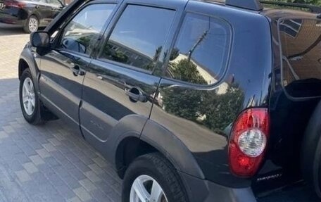 Chevrolet Niva I рестайлинг, 2015 год, 720 000 рублей, 4 фотография