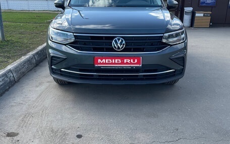 Volkswagen Tiguan II, 2021 год, 3 450 000 рублей, 1 фотография